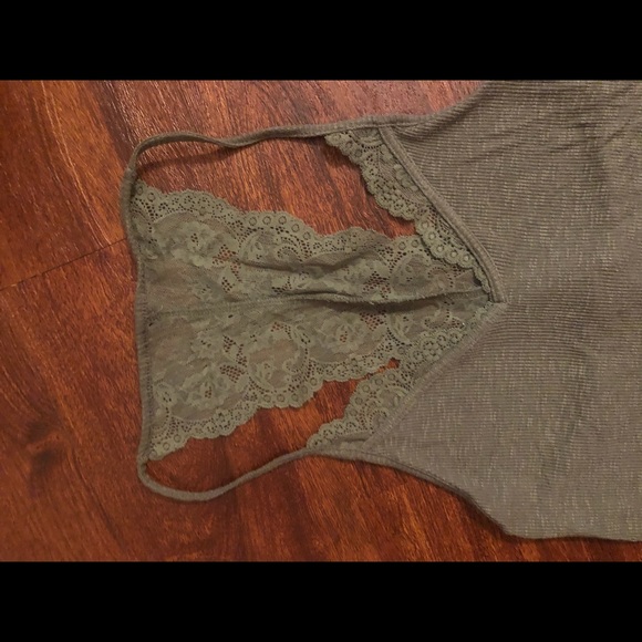 Strappy lace tank top - Picture 2 of 4